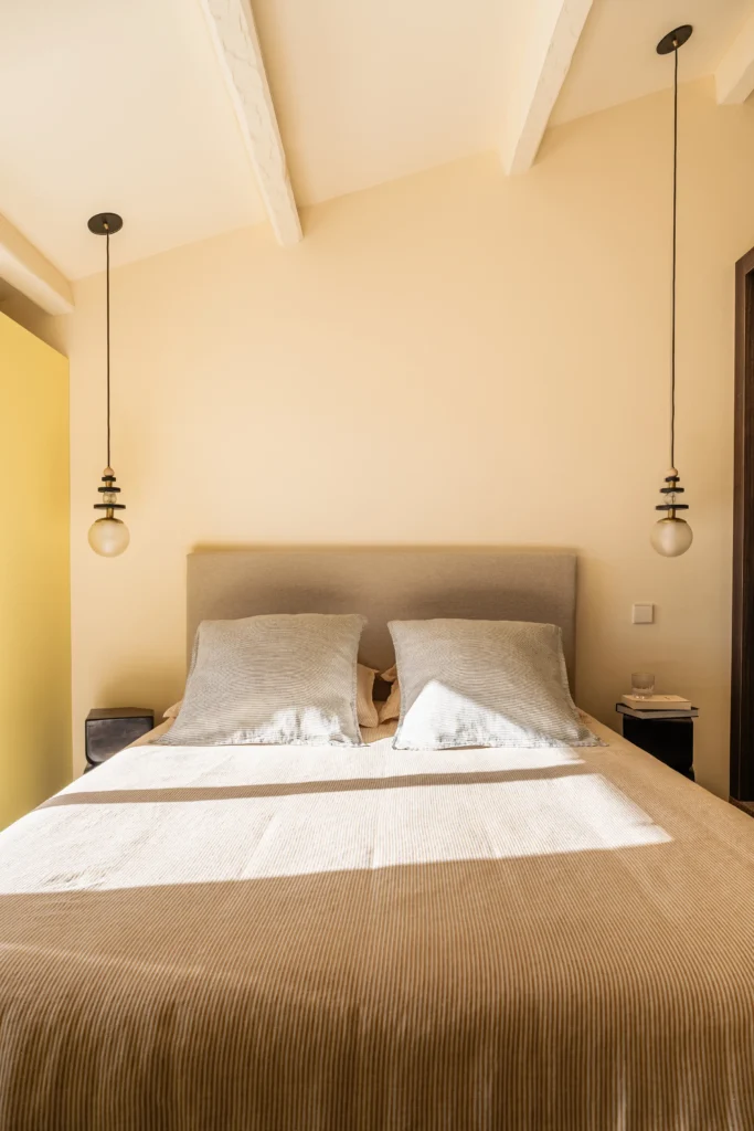 Vue d'une chambre lors de la rénovation d'un appartement par zut studio