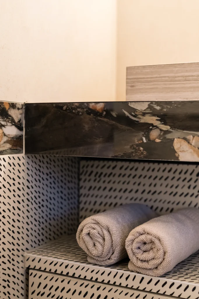 Détail d'un plan vasque imaginé par zut studio